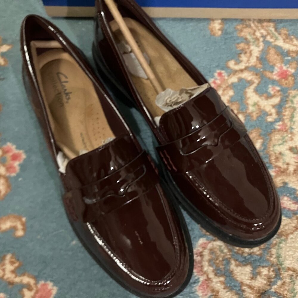 NEVER WORN!! CLARKS Westlynn Ayla Patent Leather Chunky Dress Loafer Shoes NEW!!
